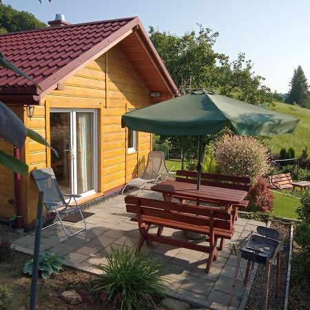 Domek W Bieszczadzkim Sadzie Bobrka Esterno foto